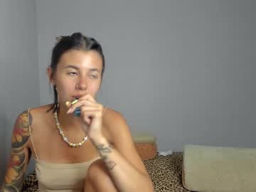 webcam couple skinnnkiss live cam image #3303079