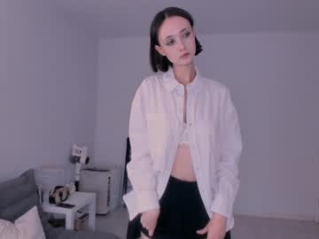 webcam girl lauratanguy live cam image #10516696