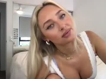 webcam girl alaiaxox live cam image #8449288