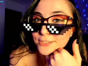 webcam girl littlee33 live cam image #1419838