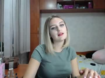 webcam girl melena_shy live cam image #280683