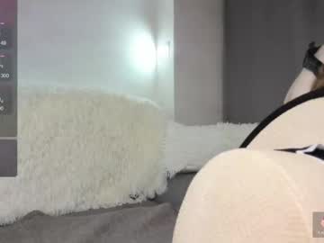 webcam girl dearly_emily live cam image #10291665