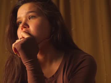 webcam girl helenmoors live cam image #5761318