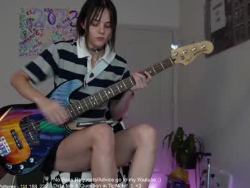 webcam girl petitebrat live cam image #9589318