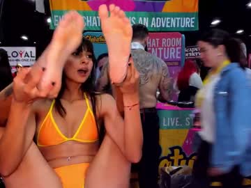 webcam girl violetttflowers live cam image #10878371
