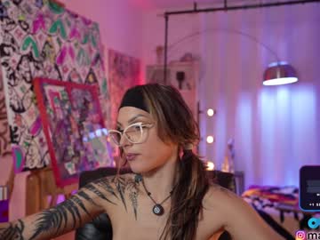 webcam girl informal_ live cam image #11179899