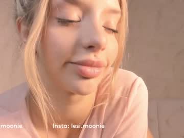 webcam girl lesi_moonie live cam image #9434380