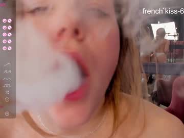webcam girl milly_shy live cam image #8518203