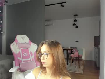 webcam girl amilia4u live cam image #12956362
