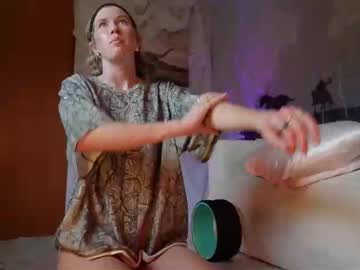 webcam girl lucy_gooosey live cam image #12345056