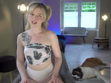 webcam girl lucydelovely live cam image #9894341