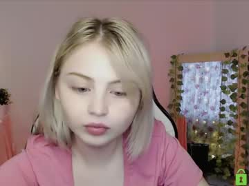 webcam girl shy_blondiee live cam image #5181843