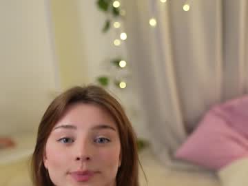 webcam girl floret_joy live cam image #8802185
