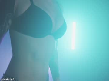 webcam girl aynmarie live cam image #6886934