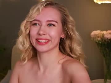 webcam girl aleksa_cutie live cam image #12650981