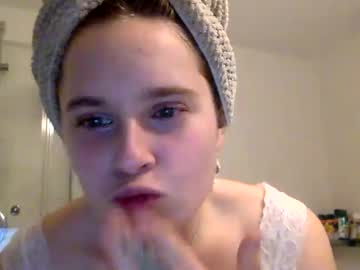 webcam girl prettygurl500516 live cam image #12000630