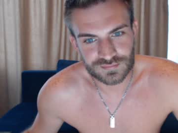 webcam man 10in_deluxe live cam image #382620