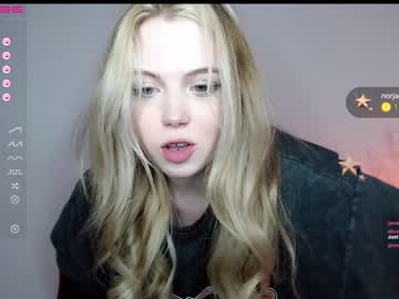 webcam girl small_blondee live cam image #5604903