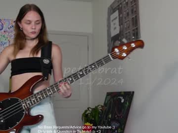 webcam girl petitebrat live cam image #10473379