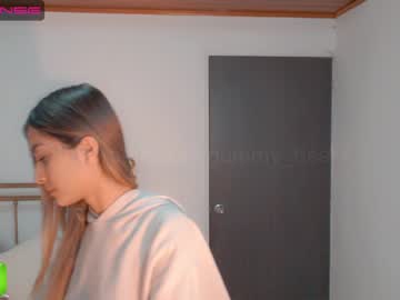 webcam girl gummy_bear7 live cam image #260188
