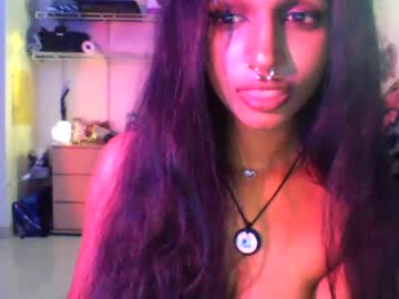webcam girl mon3ytr33 live cam image #11181346