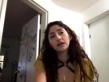 webcam girl amongmilky97 live cam image #7986318