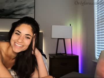 webcam couple ari_lovexo live cam image #2761287