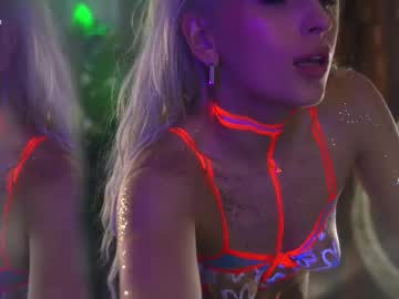 webcam girl artmosphera live cam image #12413535