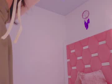 webcam girl nicolle_mitchelle live cam image #10412547