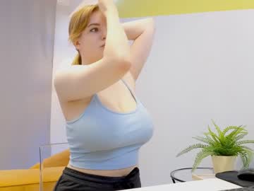 webcam girl lovlybambi live cam image #6659296