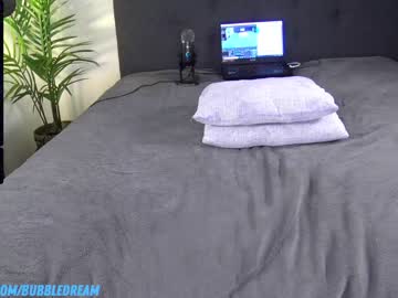 webcam girl bubble_dream live cam image #201580