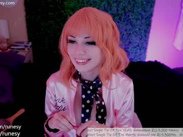 webcam girl runesy live cam image #7807845