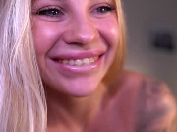 webcam girl cute__foxy live cam image #7792989