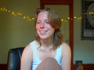 webcam girl crimsonxrapture live cam image #2414291