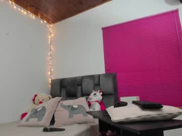 webcam girl abigail_w live cam image #1895714