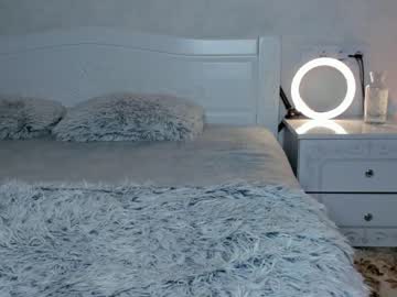 webcam girl ella_twinkle live cam image #5855402