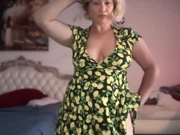 webcam girl kiradivine live cam image #12827590