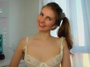 webcam girl fluffy_angel live cam image #10413136
