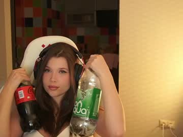 webcam girl bitter_moon live cam image #11619610