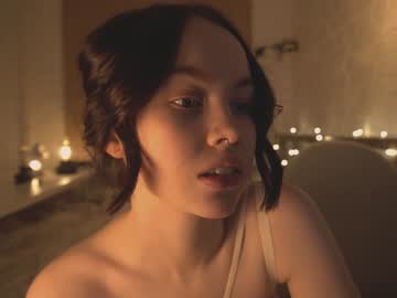 webcam girl bibi_it_is live cam image #826614