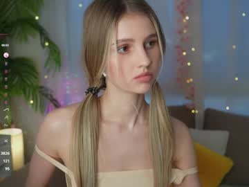 webcam girl fluffy_angel live cam image #11333972