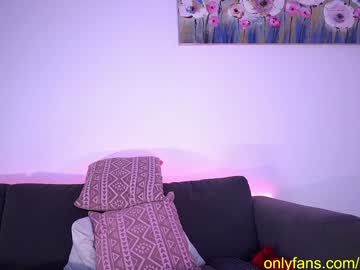 webcam girl ady_w_o_w live cam image #11523850