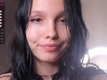 webcam girl crystalreves live cam image #3557142
