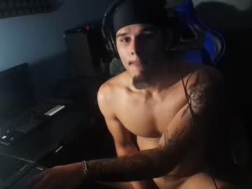 webcam man kylewhitedgs live cam image #5703850