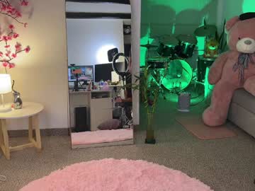webcam girl sweet_littleee live cam image #12775308