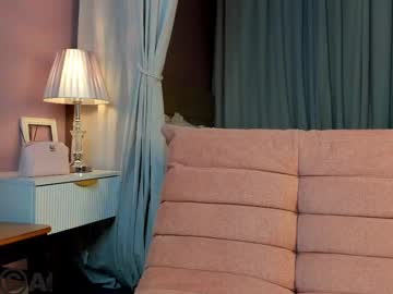 webcam girl dearly_emily live cam image #12678045
