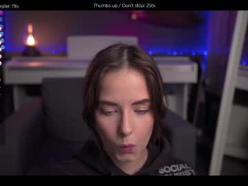 webcam girl hermione_potter_couple live cam image #5291811