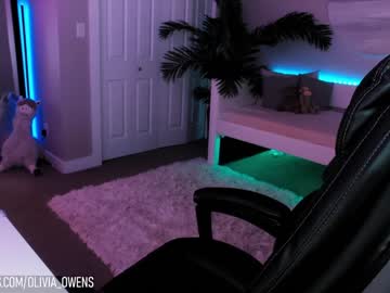 webcam girl oliviaowens live cam image #6040080