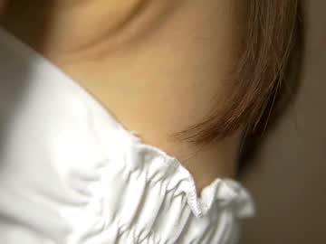 webcam girl peek_in_my_window live cam image #9850705