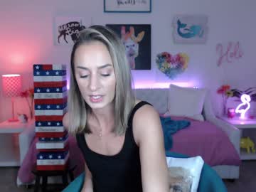 webcam girl holihurricane live cam image #12241768